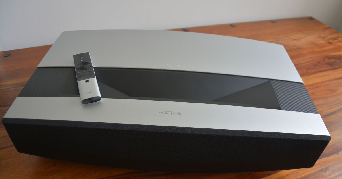 Review Viewing large with the XGIMI Aura 4K UST laser projector