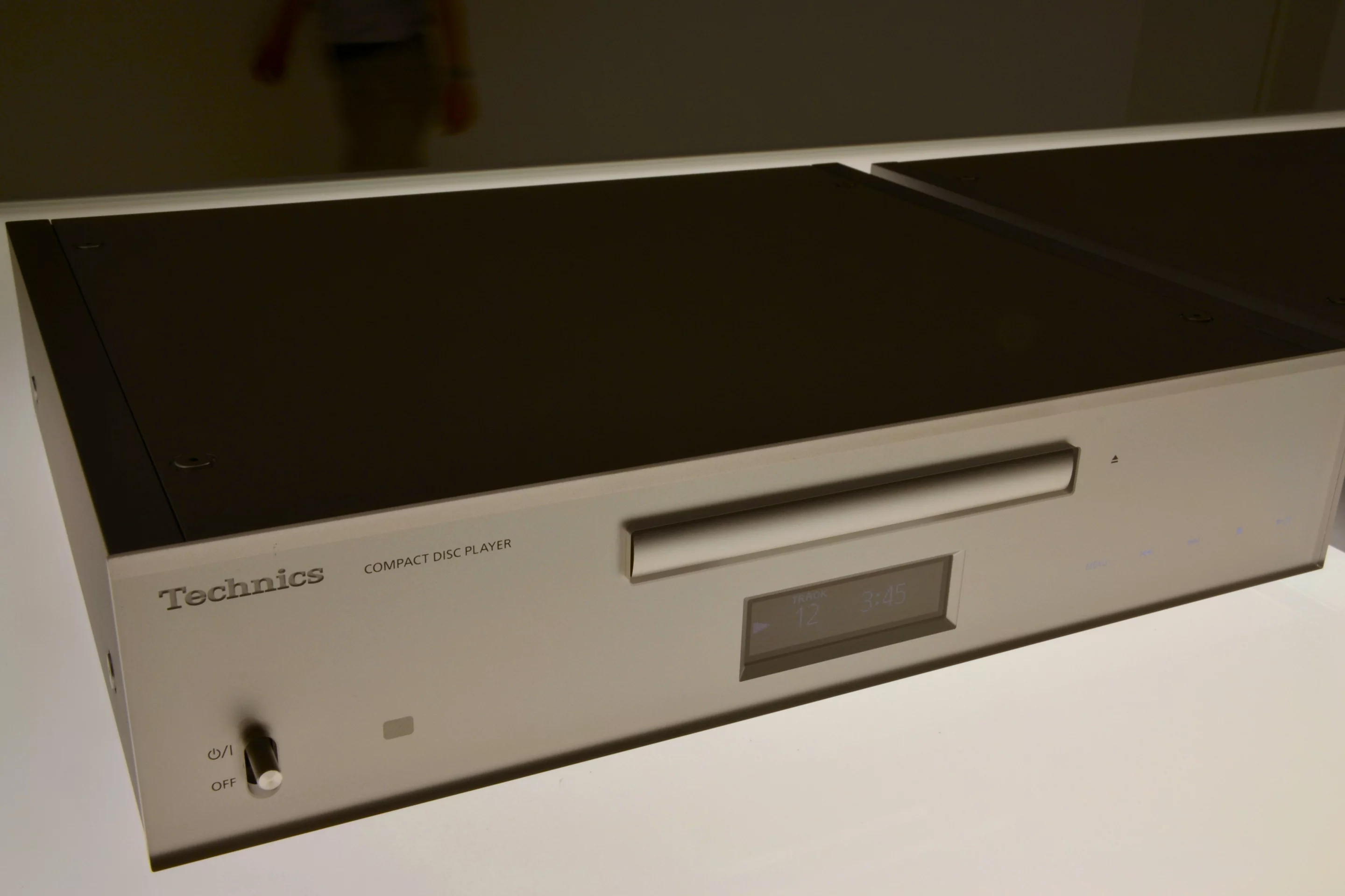 A Technics Premium Class SL-C700 CD player (Photo: Paul Ridden/Gizmag)
