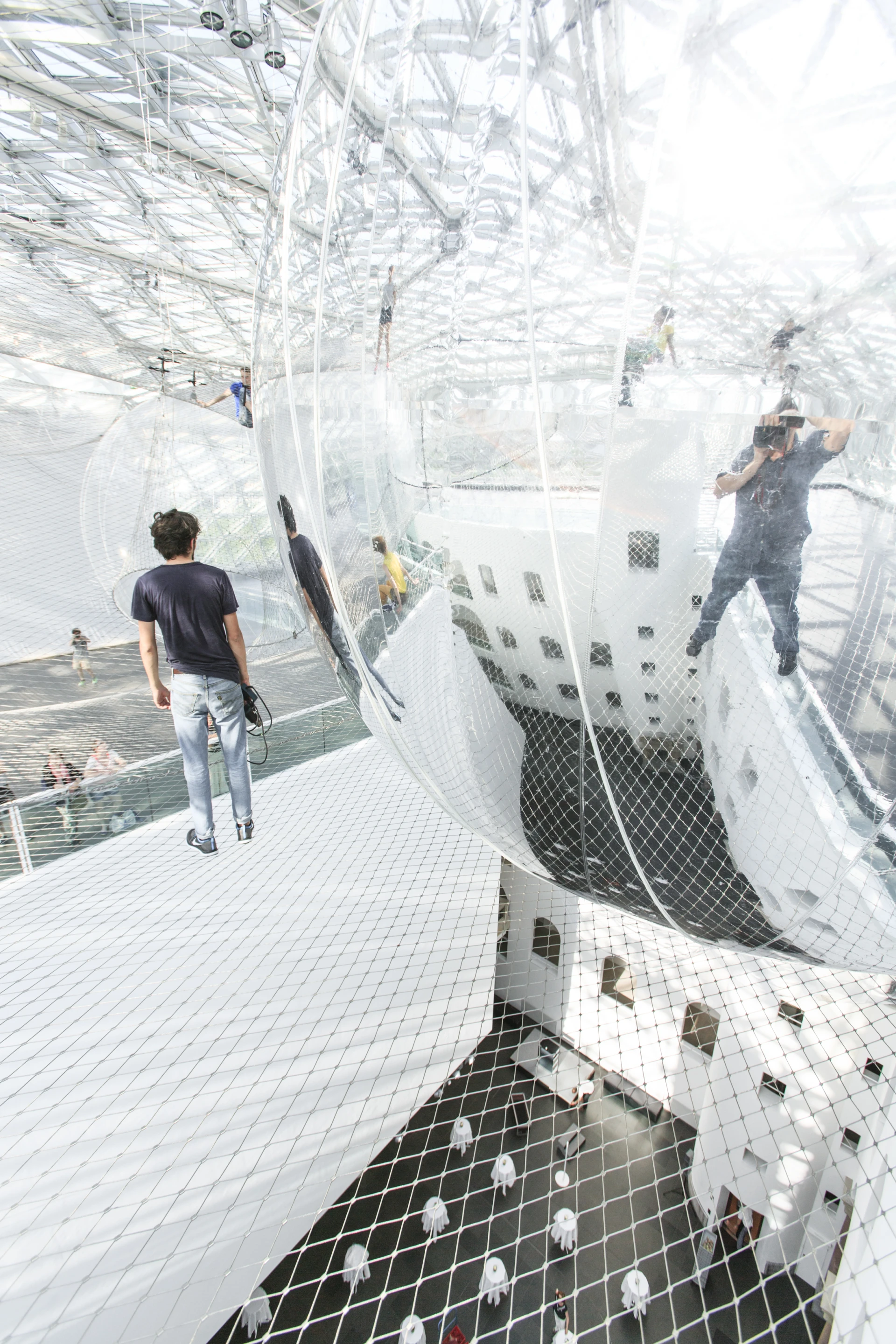 It is hoped that visitors will impact each other through the vibrations of their travel in the nets (Image: Studio Tomás Saraceno © 2013)