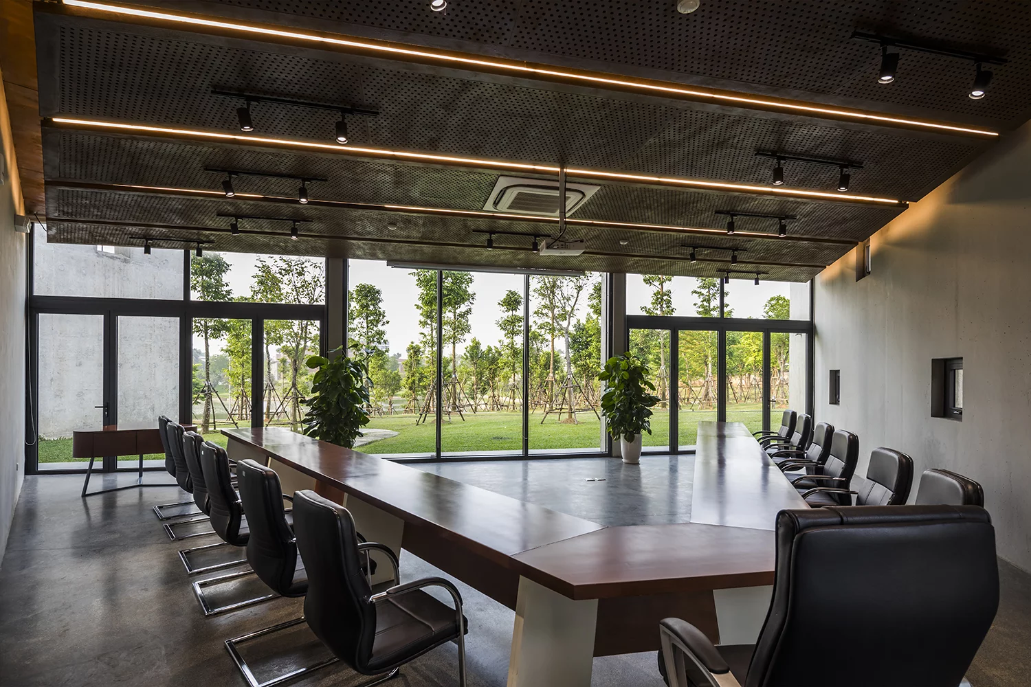 The Viettel Offsite Studio's interior measures 1,427 sq m (roughly 4,680 sq ft)
