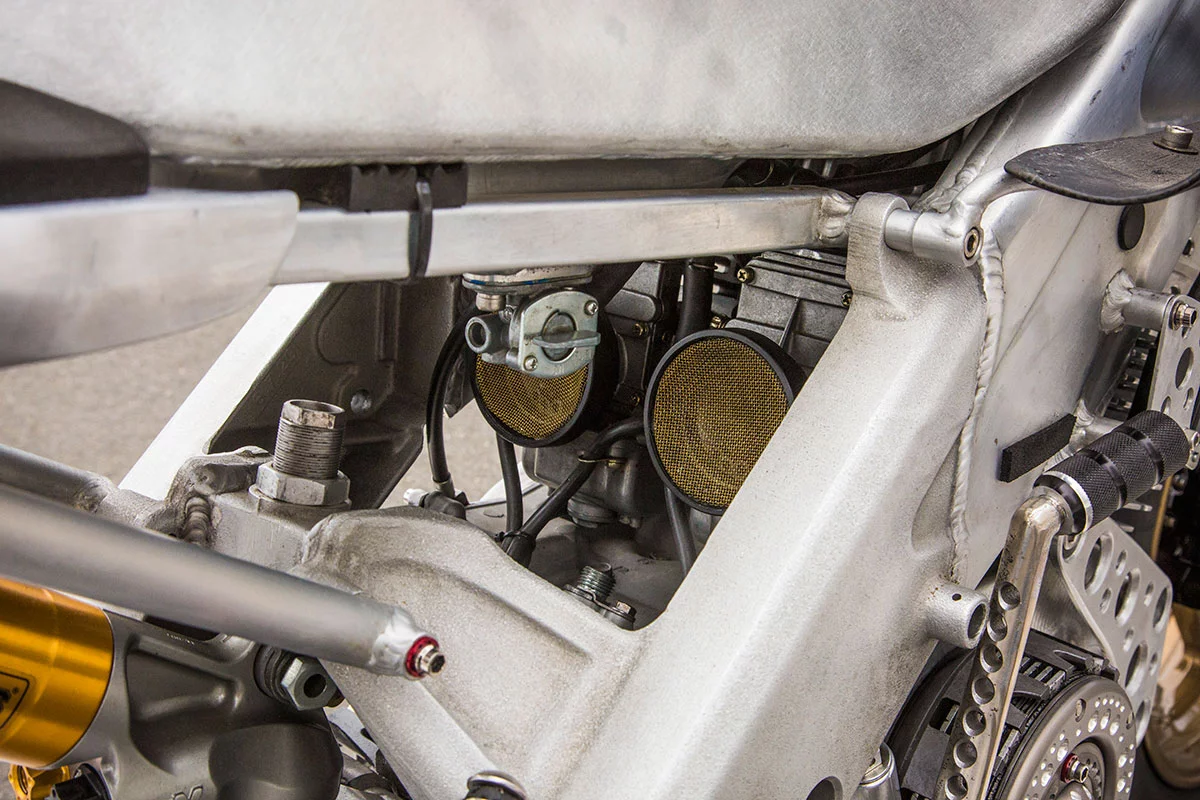 Just a metal mesh for the free-breathing 2 Stroke Attack