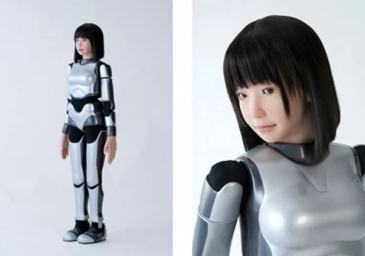 http://www.pinktentacle.com/2009/03/video-hrp-4c-fashion-model-robot/