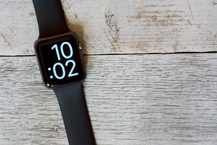 New Atlas reviews the Apple Watch Series 1, a better balance of price and features