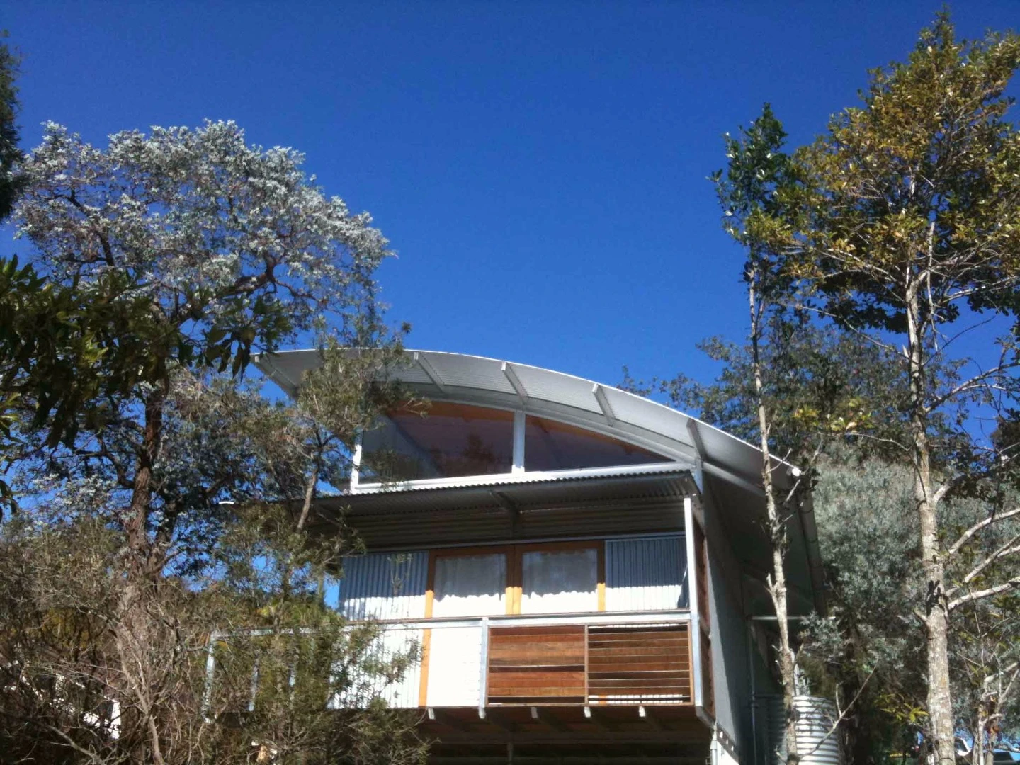 Australian Architect Stephen Sainsbury has spent decades researching materials to reduce environmental impact - the result is the Ecoshelta Pod