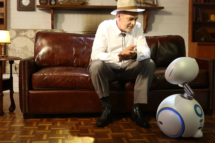 Asus says that the Zenbo has been designed to help senior family members safeguard their health and well-being, and enjoy a connected digital life