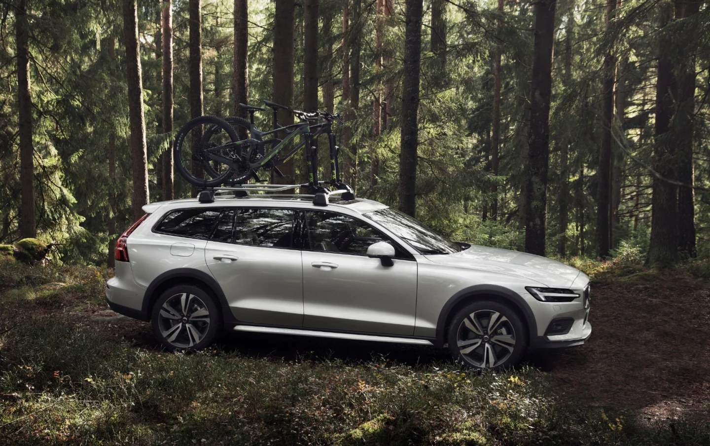 The V60 Cross Country shows you don't need a huge, truck-based SUV to seek adventure off the beaten path