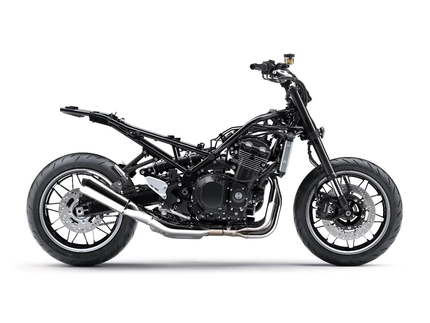 Despite a long list of changes and completely new costumes, the 2018 Kawasaki Z900RS weights just 5 kg (11 lb) more than the Z900