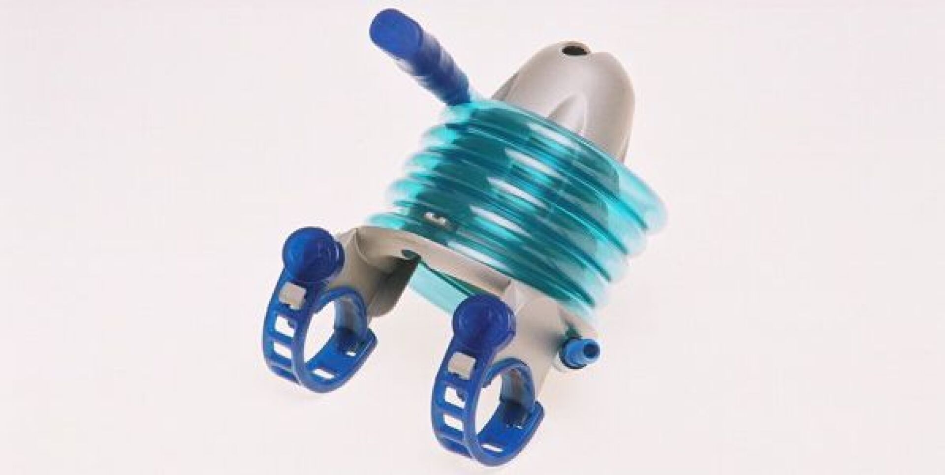 BlueDesert H2bike turns a water bottle into a bikemounted hydration system