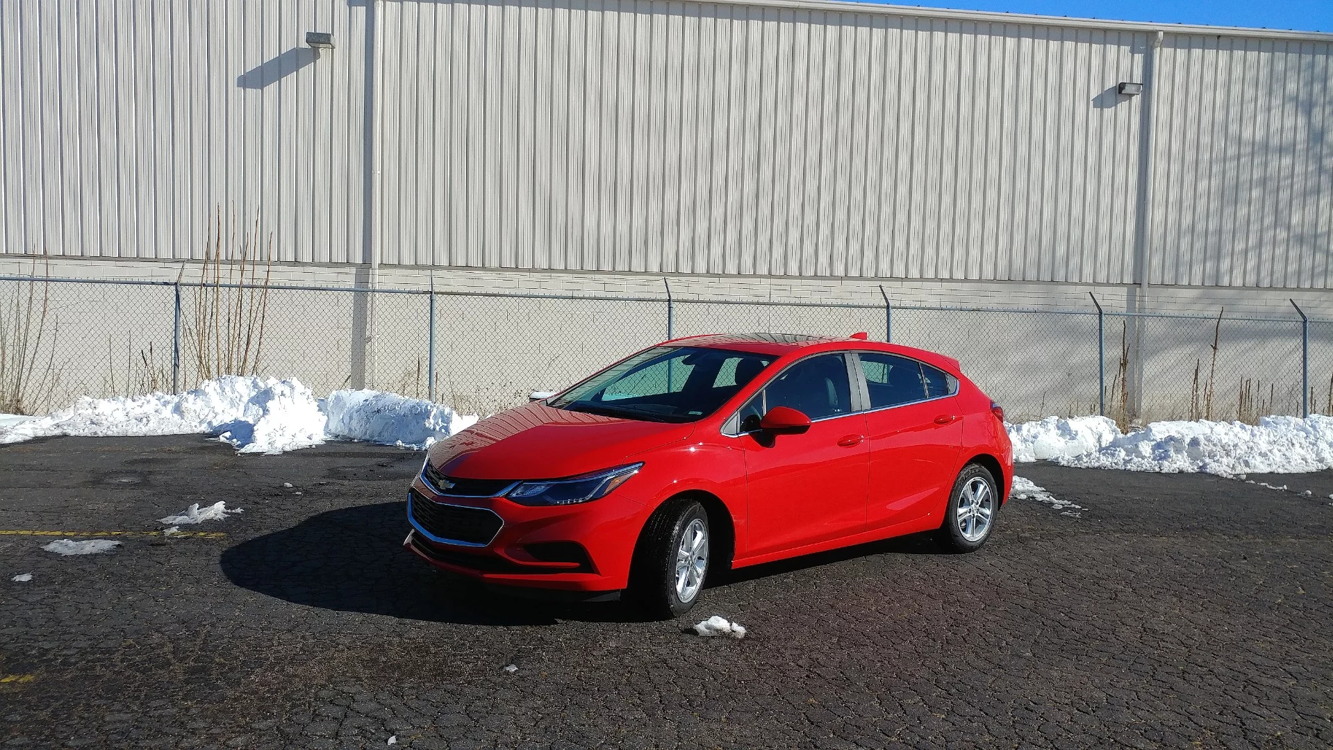 After a week driving the 2018 Chevrolet Cruze hatchback diesel, we came away impressed by its versatility and extremely good fuel economy
