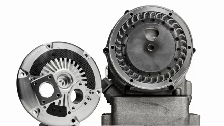 Super-compact internally rotating combustion engine packs a solid punch