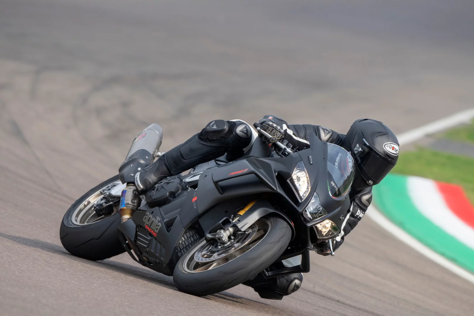 Aprilia's wingletted RSV4 1100 Factory looks like an absolute monster