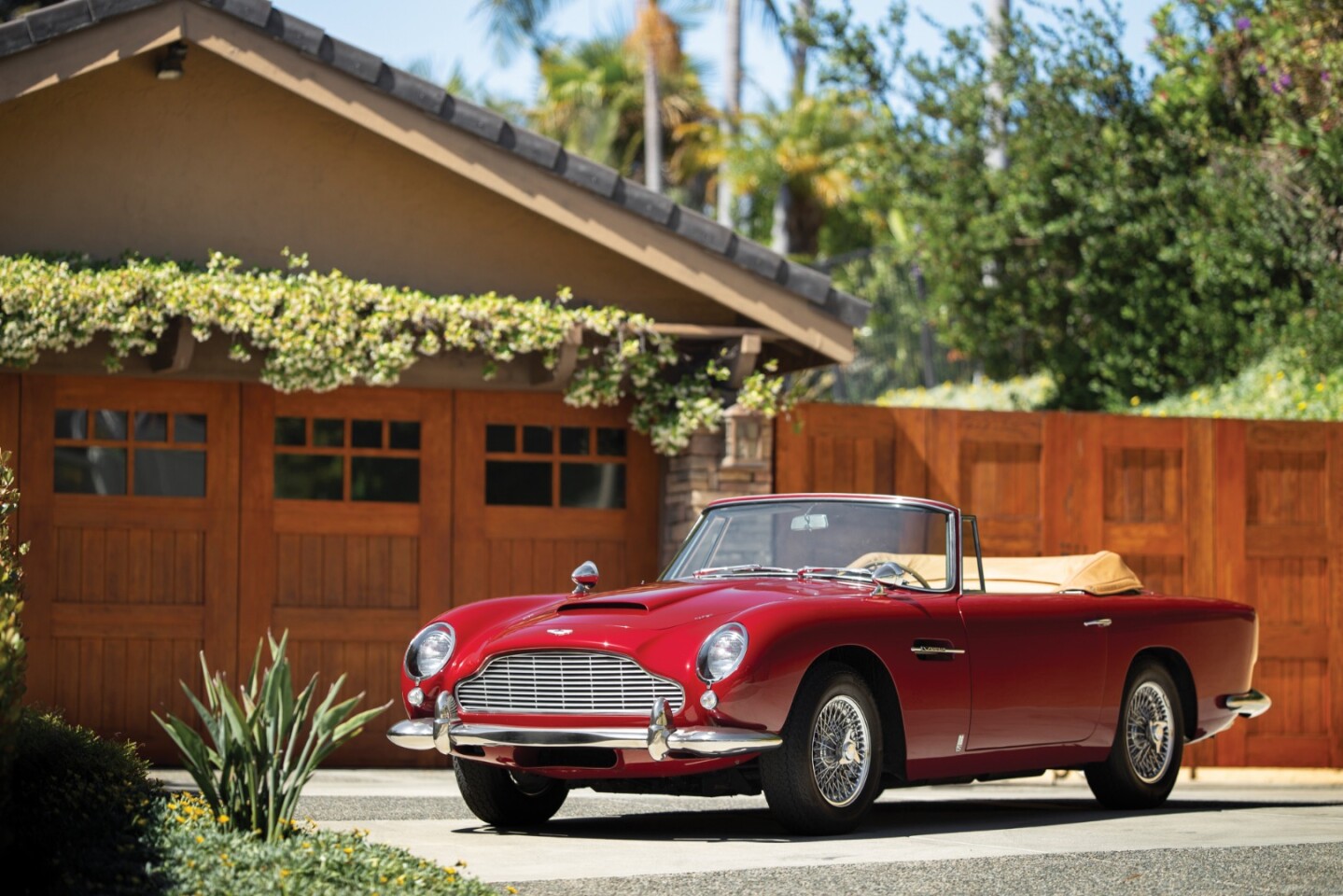2018 Monterey Car Week Auction Report | 1965 Aston Martin DB5 Vantage Convertible | Failed to reach reserve price. High bid: $1,675,000 | Estimate: from $1,900,000 to $2,500,000 | Auction: RM-Sothebys | Lot 129 | Official Description