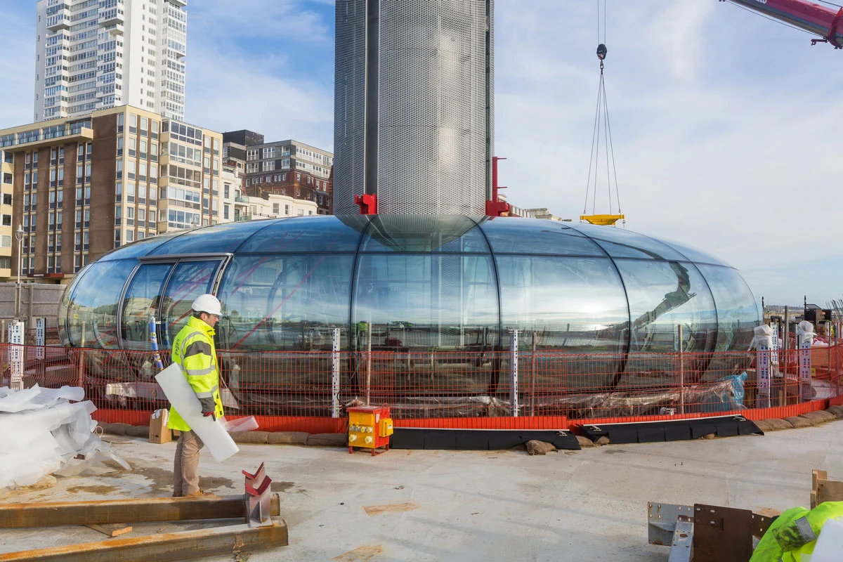 The pod will rise 138 m (450 ft) up a central tower – said to be the slimmest tall tower ever built