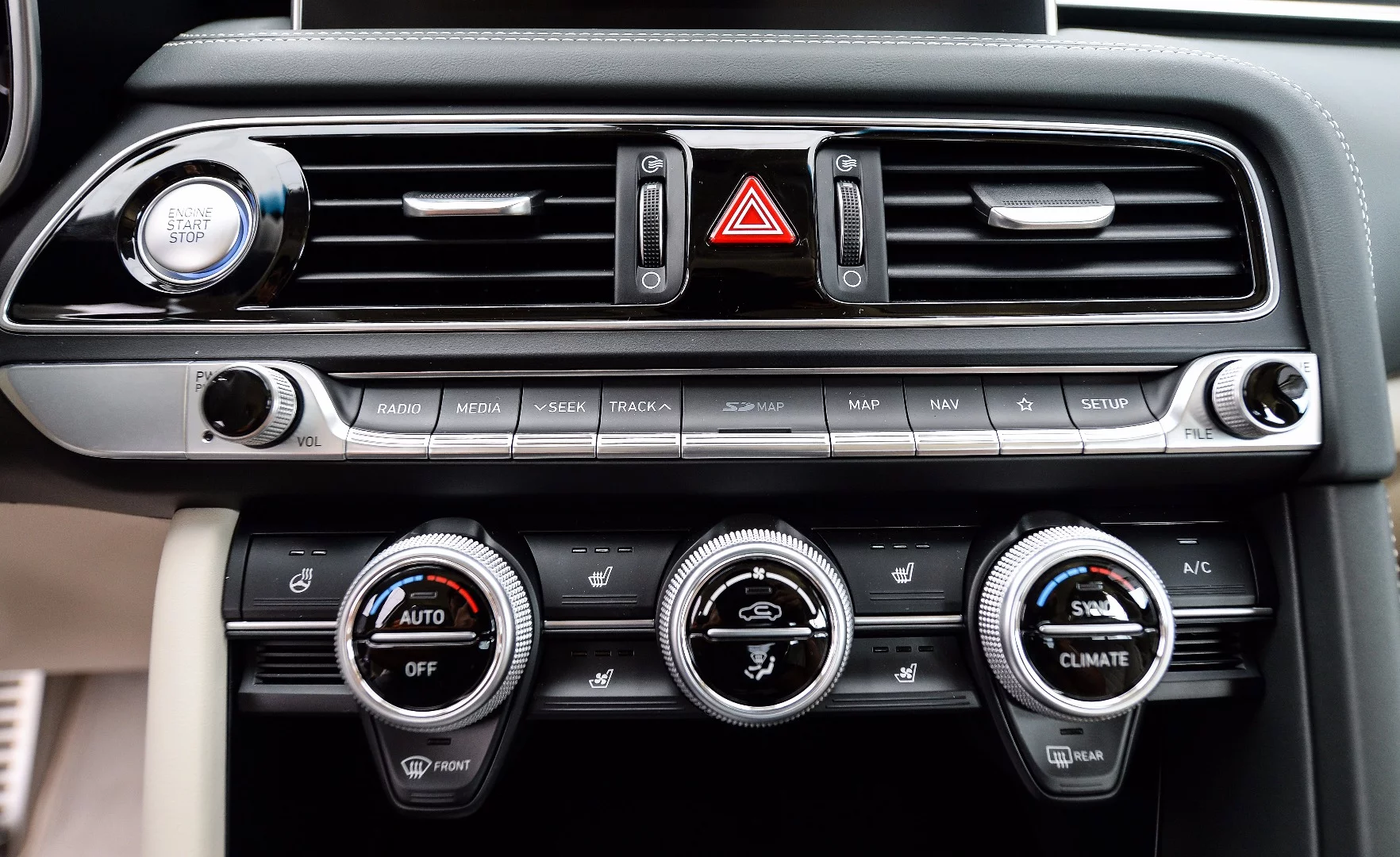 Details on the Genesis G70