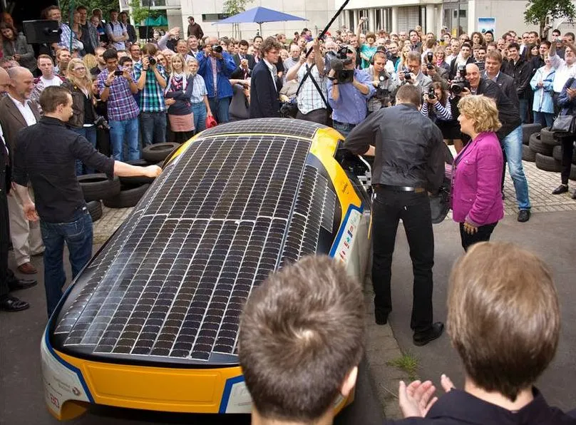The SolarWorld GT at the start of its round-the-world drive