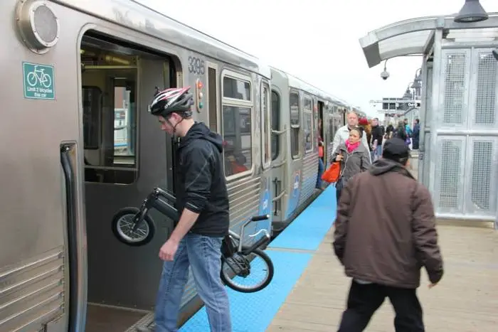 It can be easily carried on trains or buses