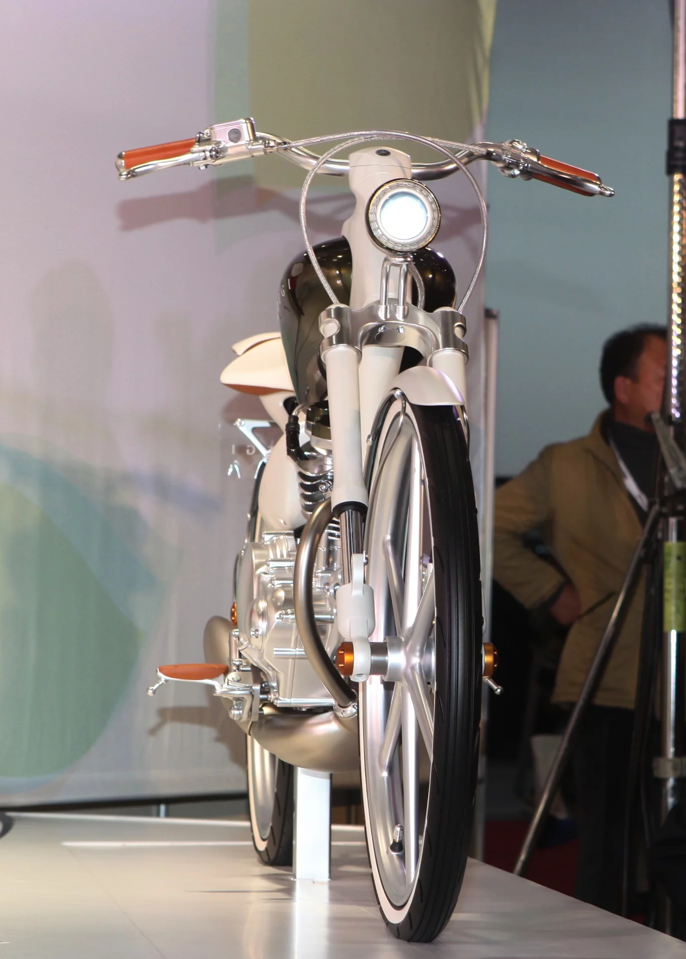 The Yamaha Y125 concept from the front is obviously extremely lean