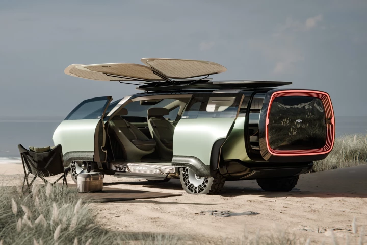 The Chery Journeo concept includes a multi-panel solar awning, reverse-sliding doors and an expandable glass rear-end