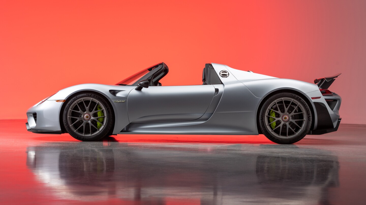 2018 Monterey Car Week Auction Report | 2015 Porsche 918 Spyder Weissach | Sold for: $1,650,000 | Estimate: from $1,600,000 to $2,000,000 | Auction: Gooding & Co | Lot 014 | Official Description