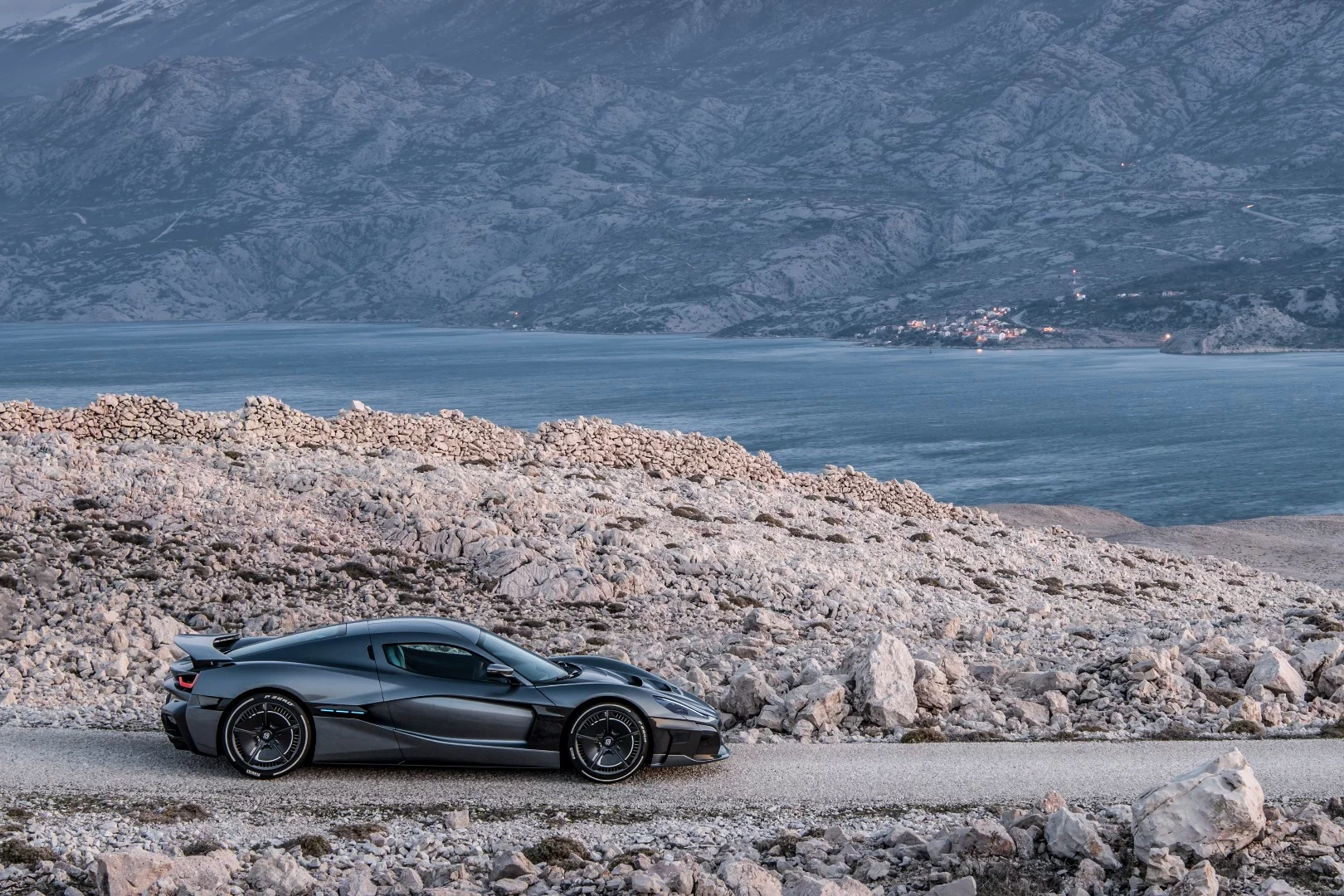Rimac C_Two: 403-mile range if driven like a nanna