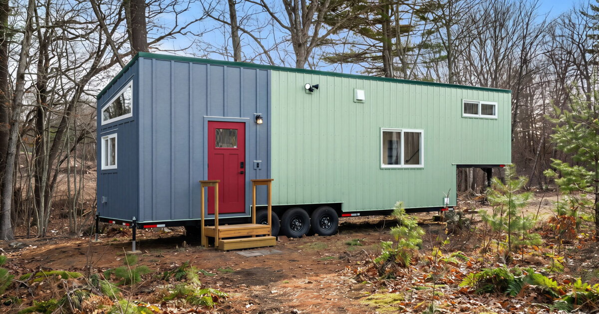 Extra-wide tiny house brings welcome space to nomad living