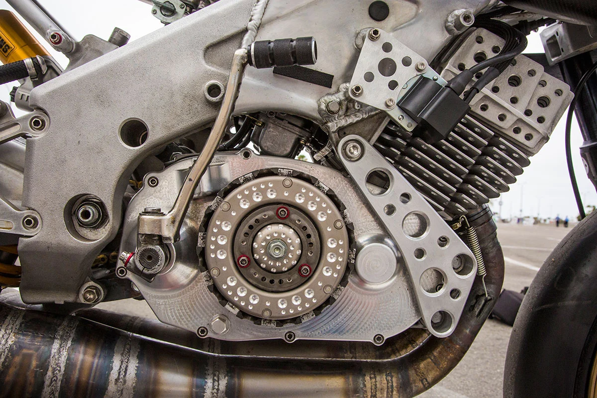 This dry clutch is one rare item, made specially for the 2 Stroke Attack
