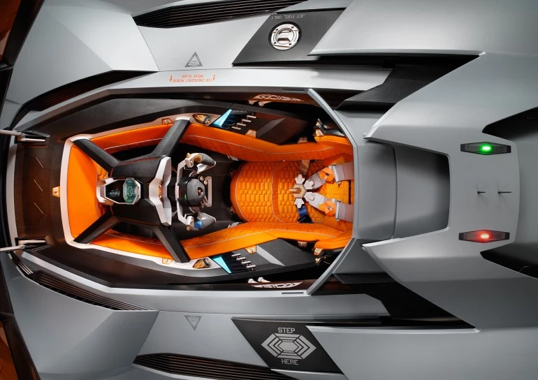 The Egoista's cockpit is designed like a helicopter