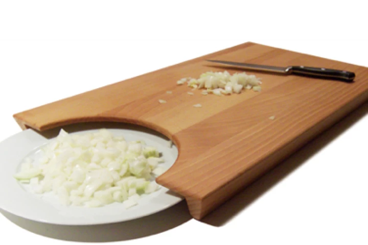 The Transfer cutting board helps a novice chef look like a professional