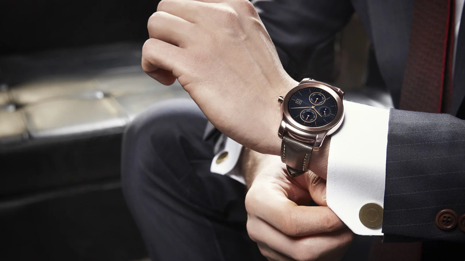 LG's G Watch R was one of the more fashionable-looking smartwatches of 2014, but the LG Watch Urbane (above) looks to up the ante