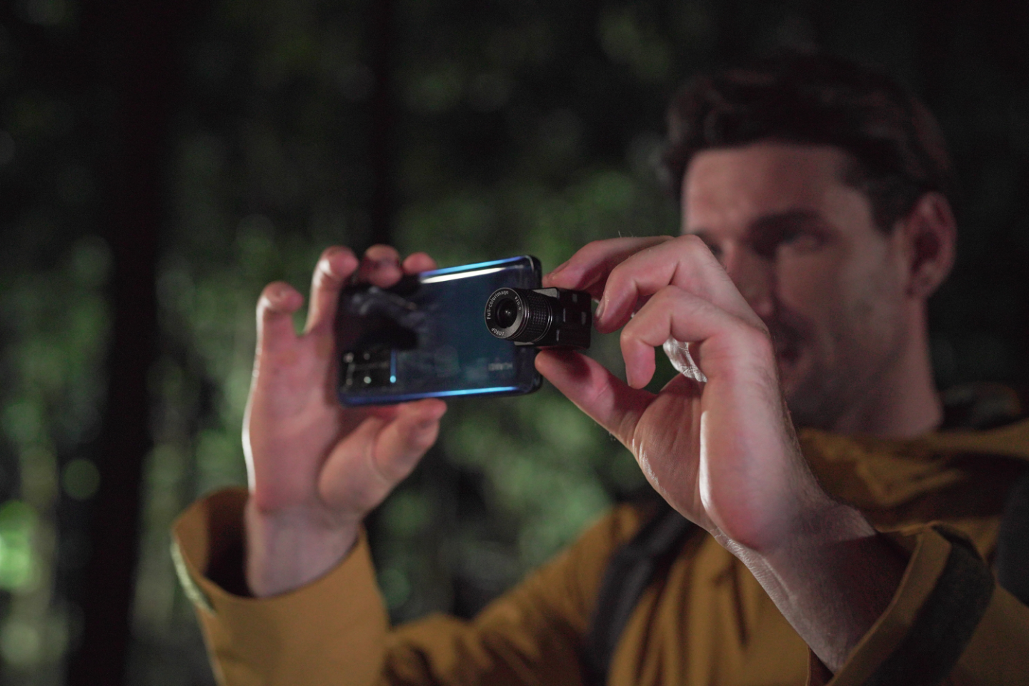 The Duovox Vision brings night-vision capabilities to smartphones