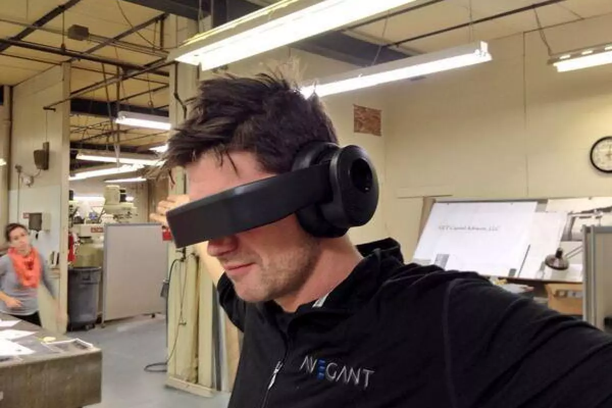 Avegant CTO Dr Allan Evans testing the latest Glyph design