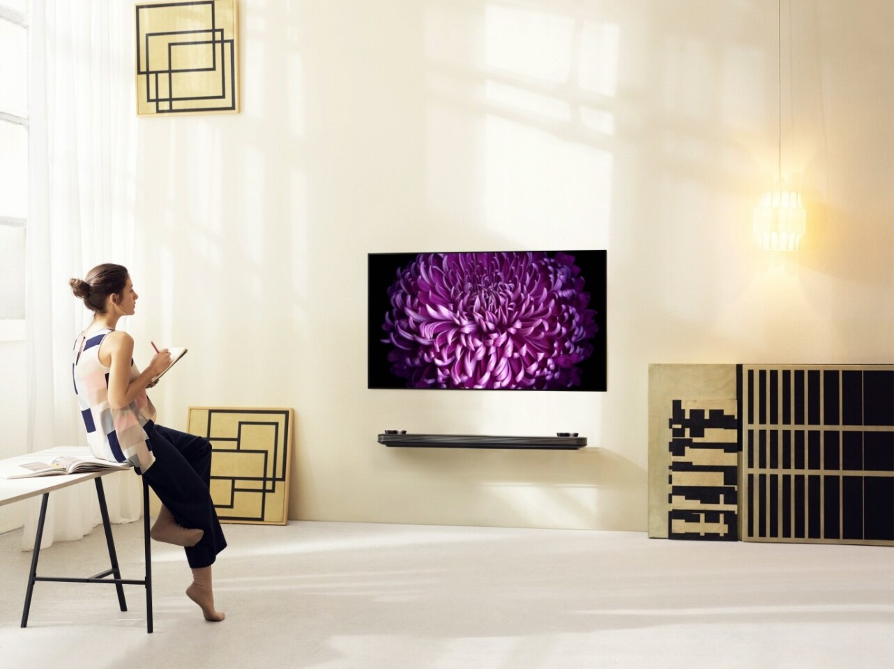The "Picture-on-Wall" design of the flagship W7 series of OLED TVs from LG