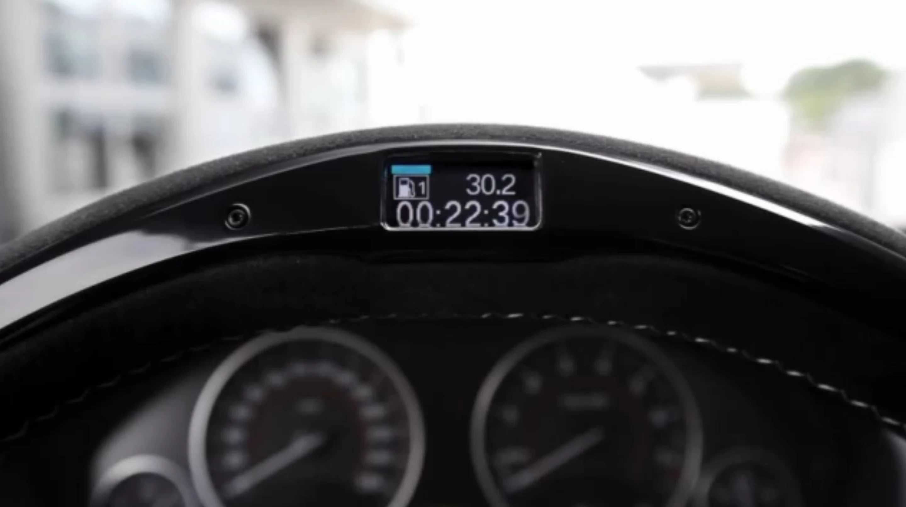 The BMW M Performance steering wheel in ECO mode