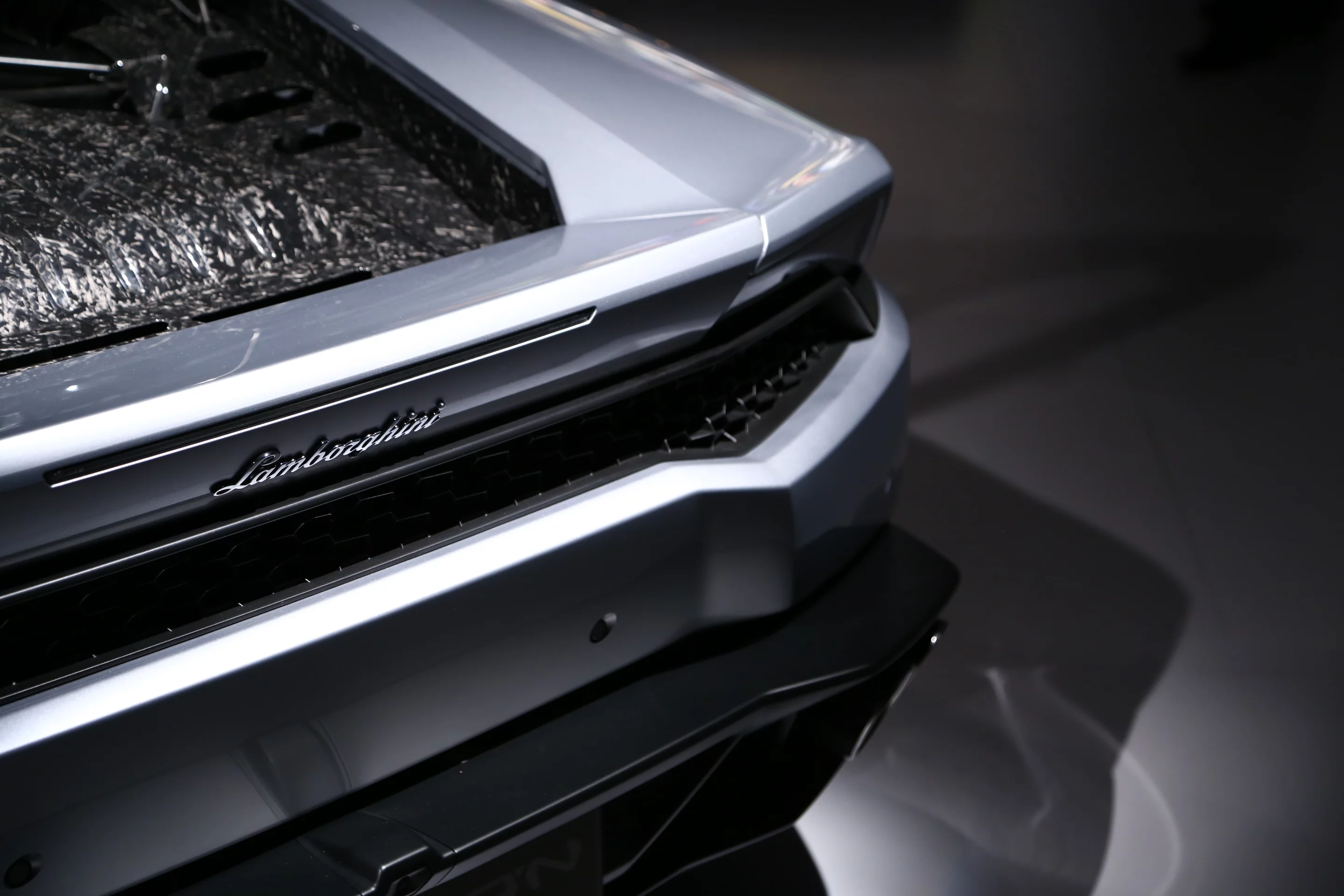 Perini likened the sensual curve lines of the Huracán s fenders to that of famous Italian sculptures and even Coke’s famous bottle silhouette (Photo: Angus MacKenzie/Gizmag.com)