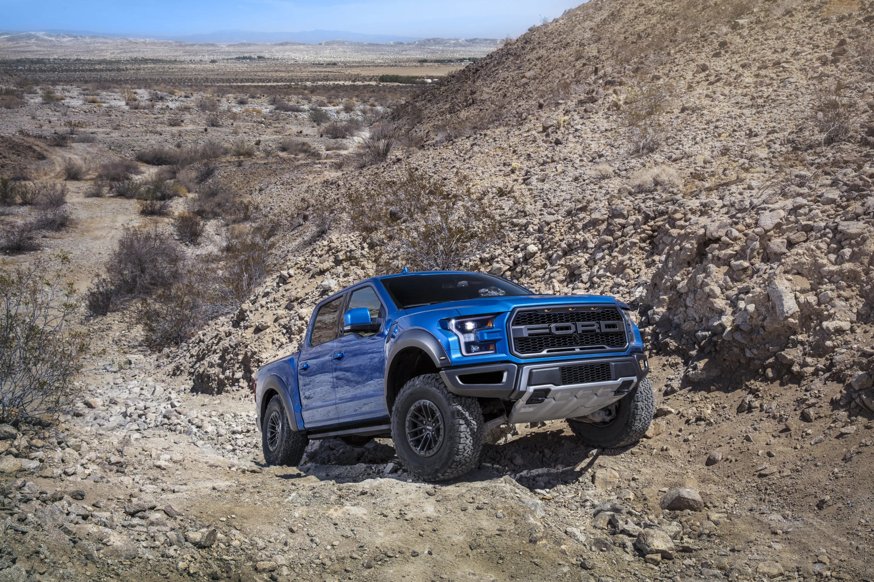 Ford teamed up with performance racing outfit Fox to give the Raptor’s suspension an electronic makeover