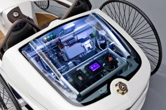 Mercedes Benz F-CELL Roadster engine bay