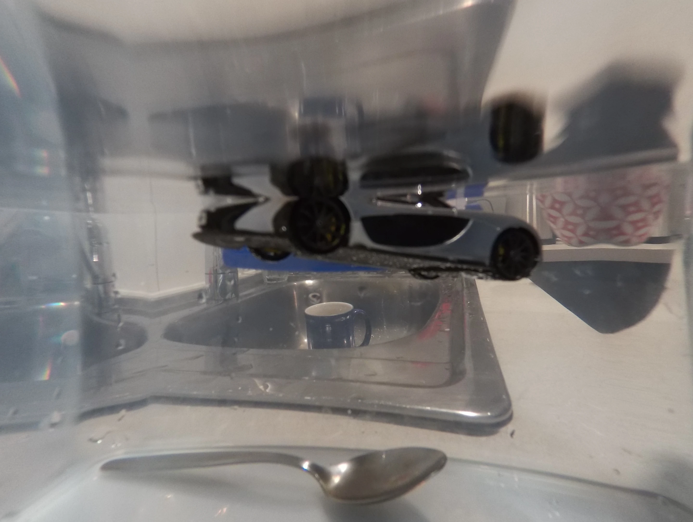 The camera is waterproof and can be submerged in up to 1 m (3.3 ft) of water (Photo: Nick Lavars/Gizmag.com)