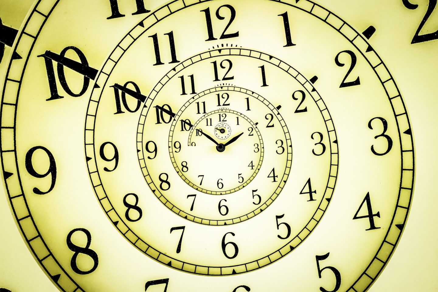 Bizarre time crystal oscillates for an unprecedented 40 minutes