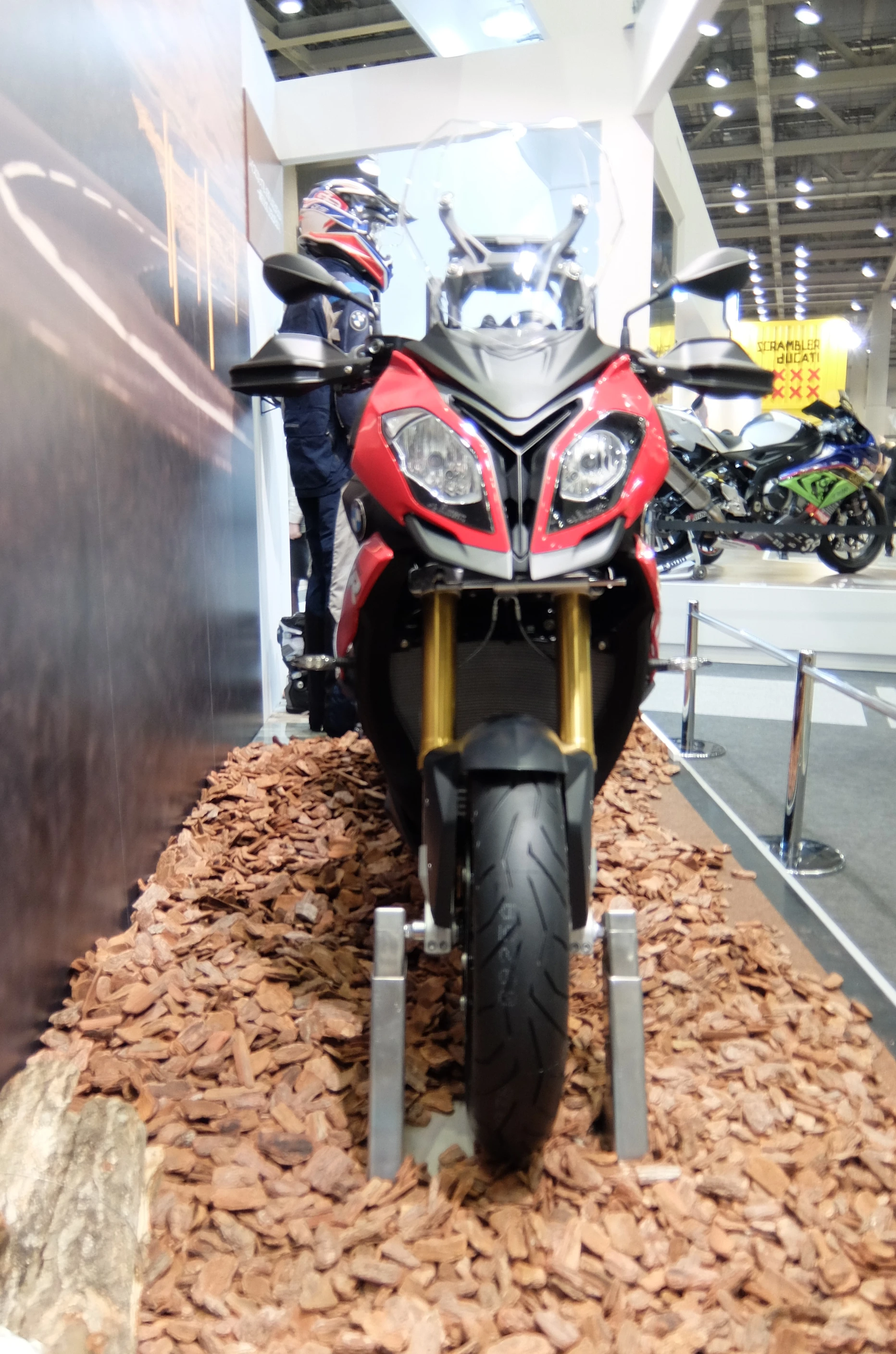 The BMW S1000 XR (Photo: Stephen Clemenger/Gizmag.com)