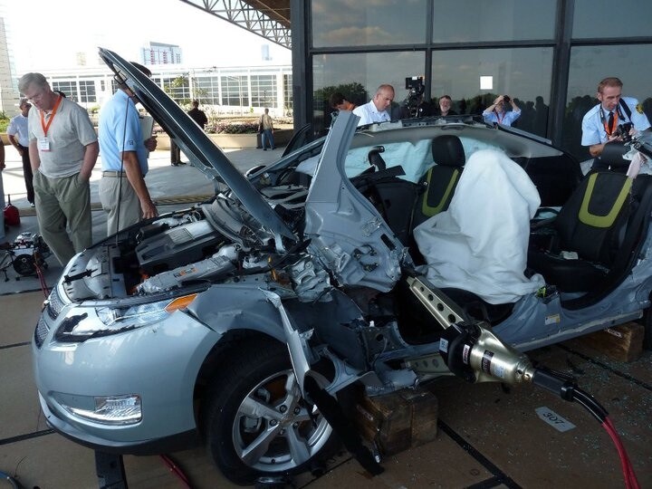 Chicago firefighters learn how to respond to EV accidents, using a donated Chevrolet Volt