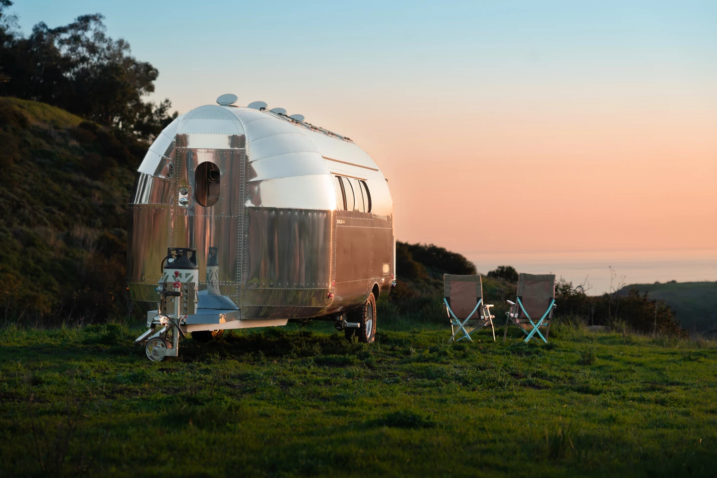 The Rivet includes an 8-kWh lithium-iron-phosphate battery and an optional 17-lb LPG tank