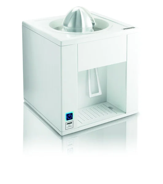 The electric juicer comes with two different heads and features an automatic starting mechanism