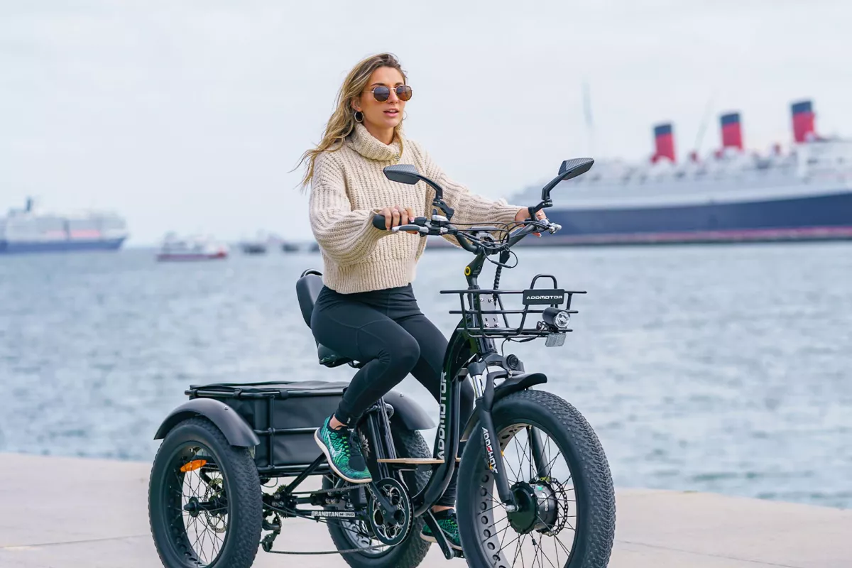 The 2023 M-340 features a 750-W Bafang hub motor and a 48-V/20-Ah Samsung battery for more than 85 miles of per-charge riding