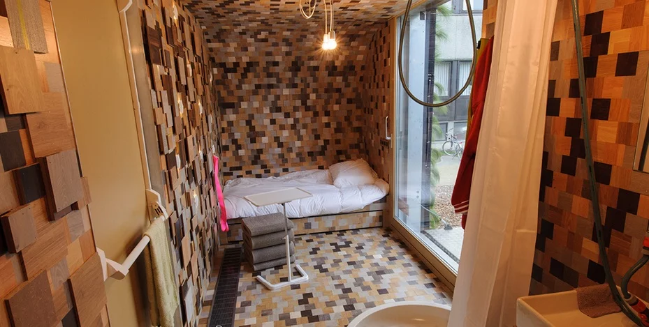 Each unit is individually decorated and comes complete with large windows, comfy bedding, modern bathroom facilities and innovative furniture design concepts