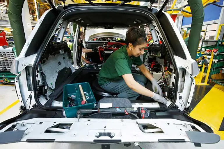 2013 Range Rover aluminium shell under construction