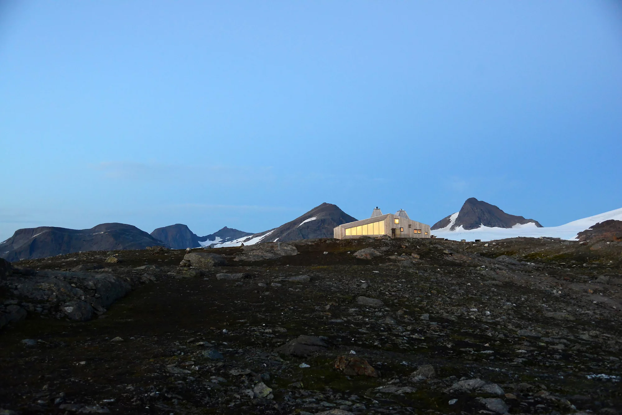The Rabot Tourist Cabin is located 1,200 m (3,937 ft) above sea level in Norway's Okstindan mountain range (Photo: Svein Arne Brygfjeld)