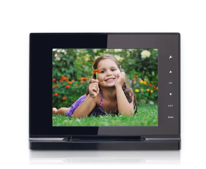 Music and video can also be played on the 800 x 600 resolution in 4:3 aspect frame