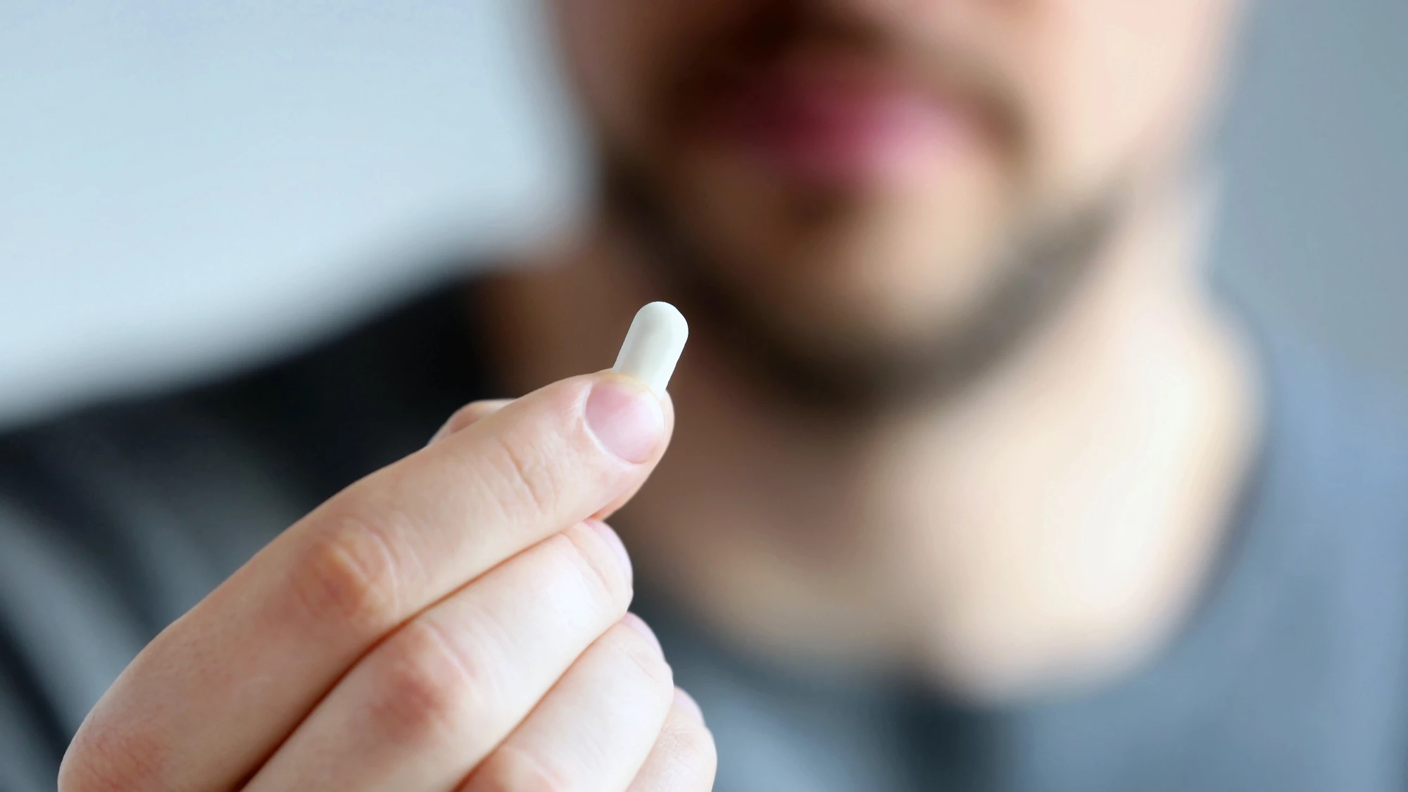 A new, weekly version of an antipsychotic drug was as effective as the existing daily one