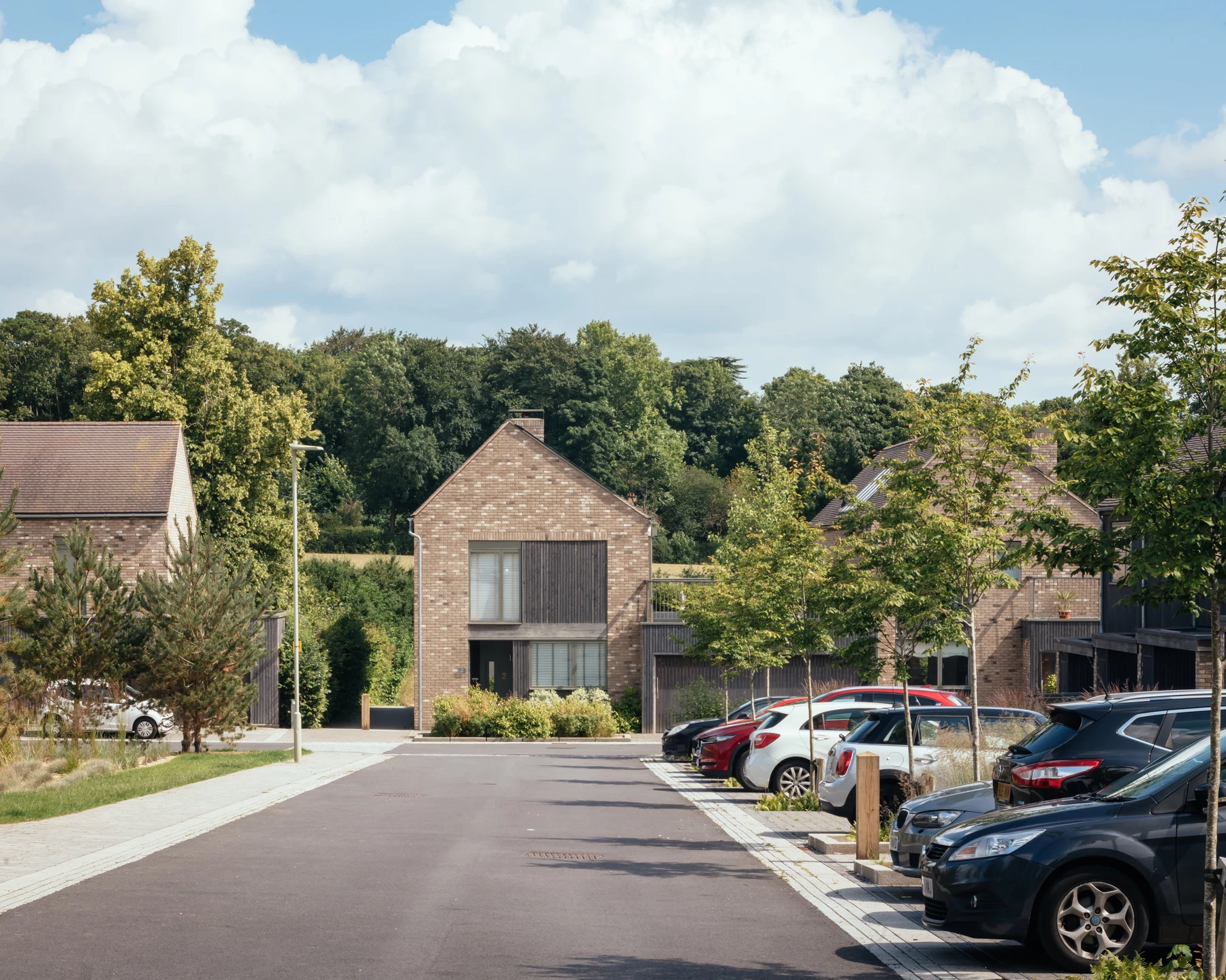 Lovedon Fields was designed by John Pardey Architects and is located in Hampshire. It offers a mixture of much-needed housing in the rural area, some of which is affordable