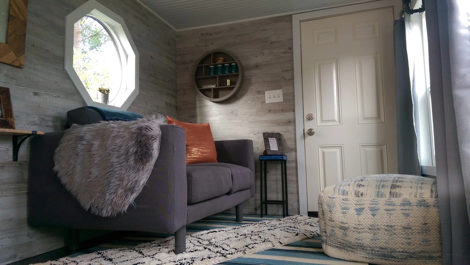 The lounge of the Tiny Ski Lodge
